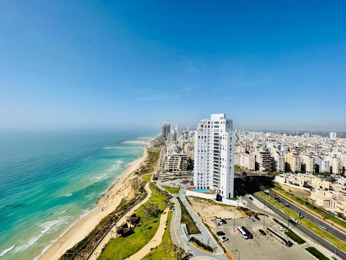C Tower Apartments Netanya Eksteriør billede