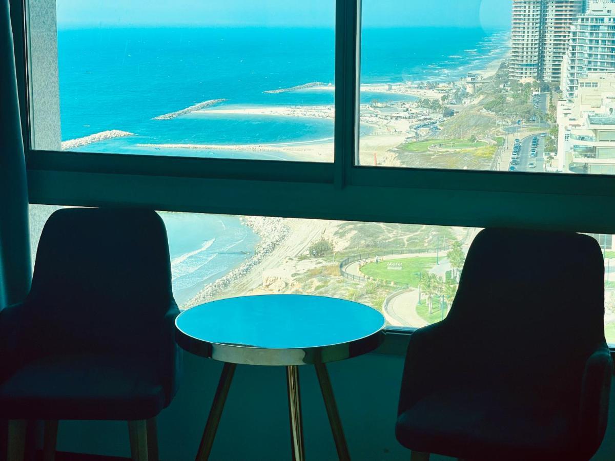 C Tower Apartments Netanya Eksteriør billede