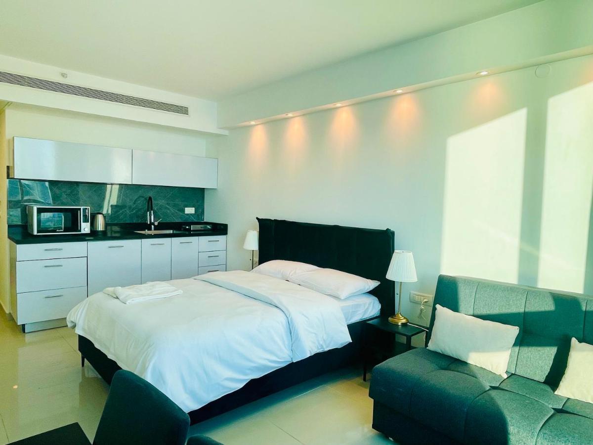 C Tower Apartments Netanya Eksteriør billede