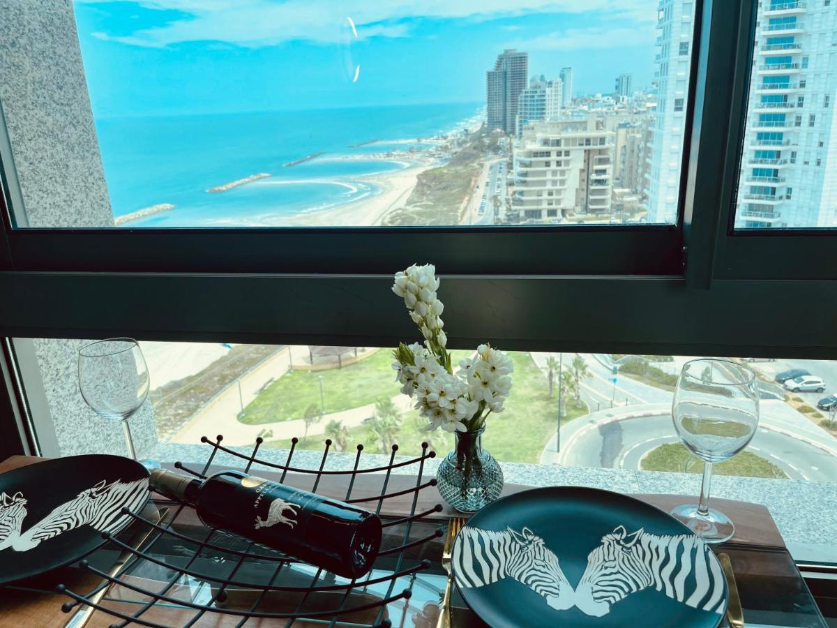 C Tower Apartments Netanya Eksteriør billede