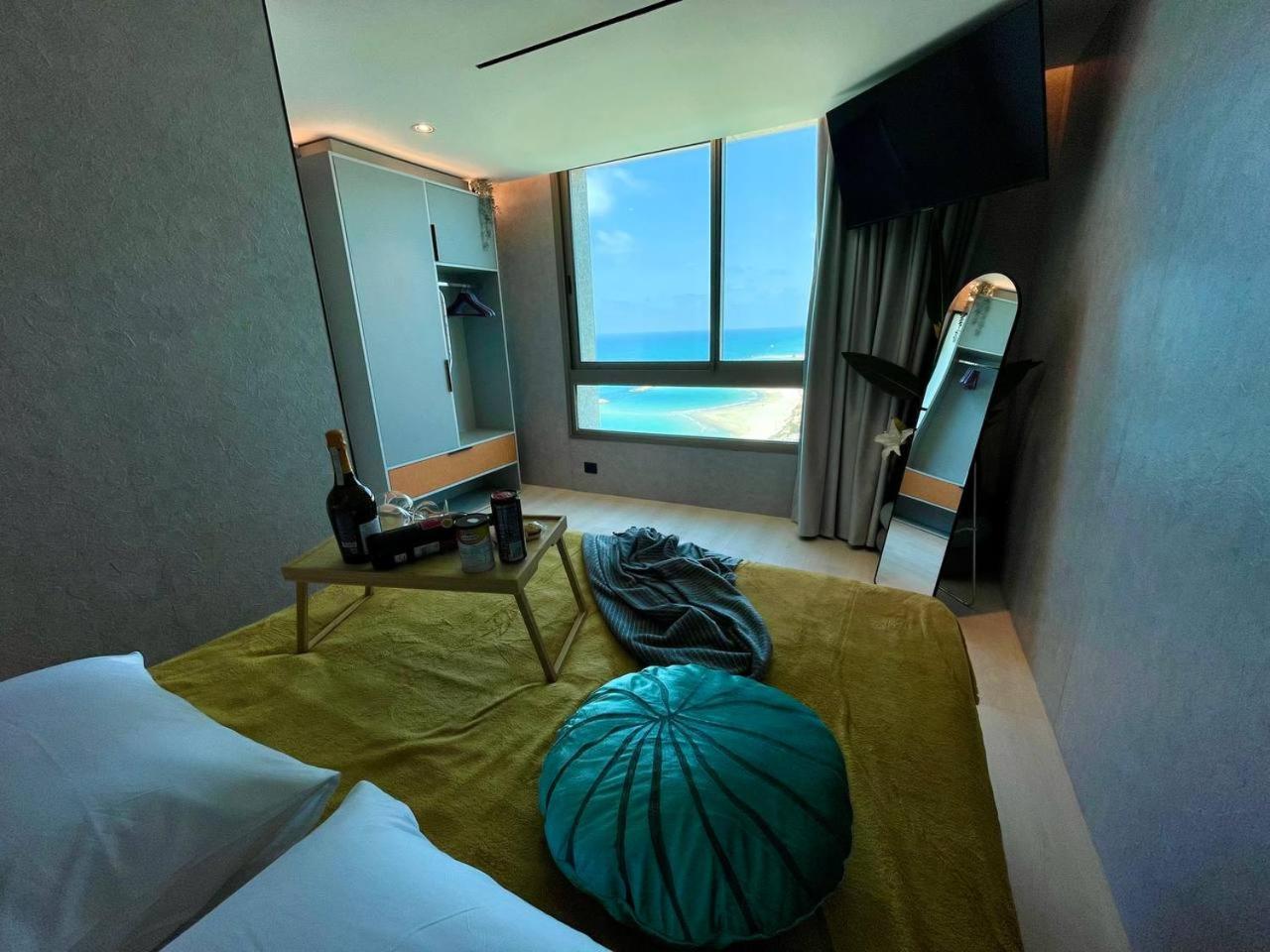 C Tower Apartments Netanya Eksteriør billede